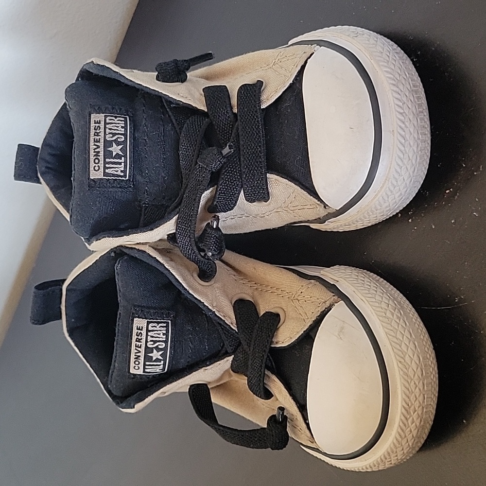Convers toddler sz7